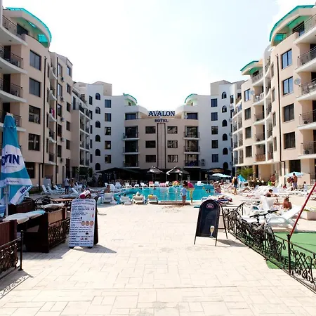 Avalon מלון